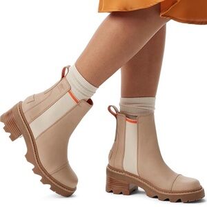 NWT Sorel Joan Now Chelsea Boot Size 9
